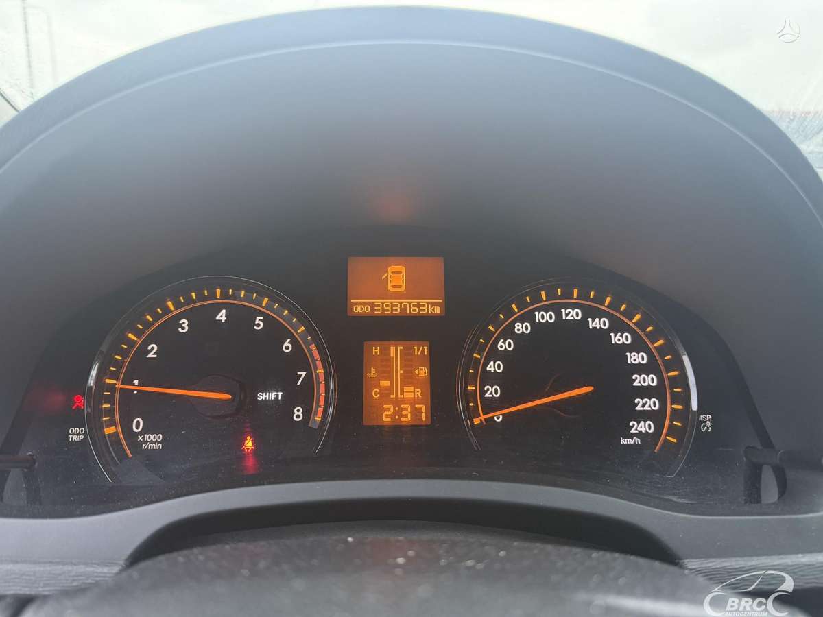 Toyota Avensis 2014 — photo 11
