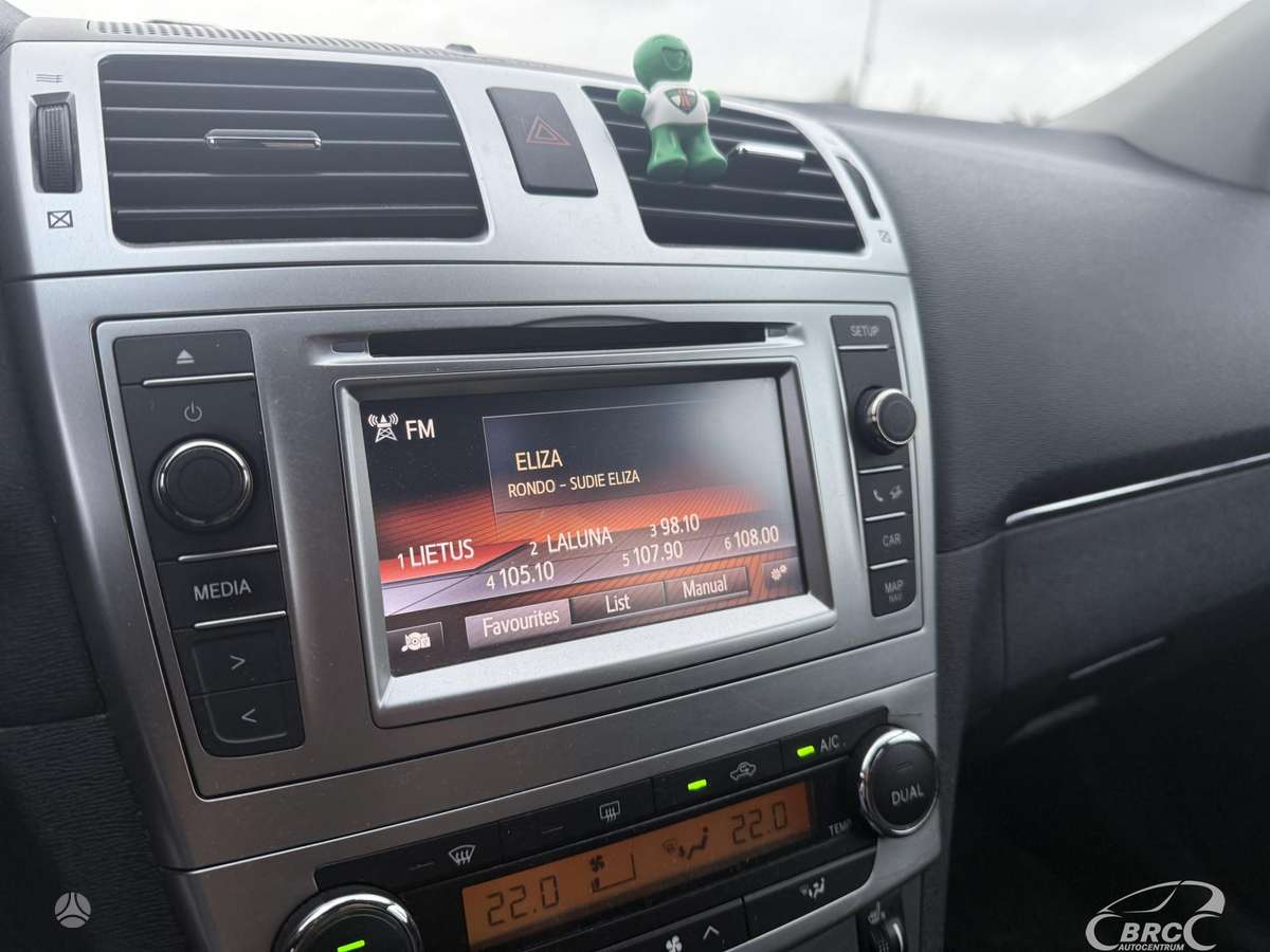 Toyota Avensis 2014 — photo 12