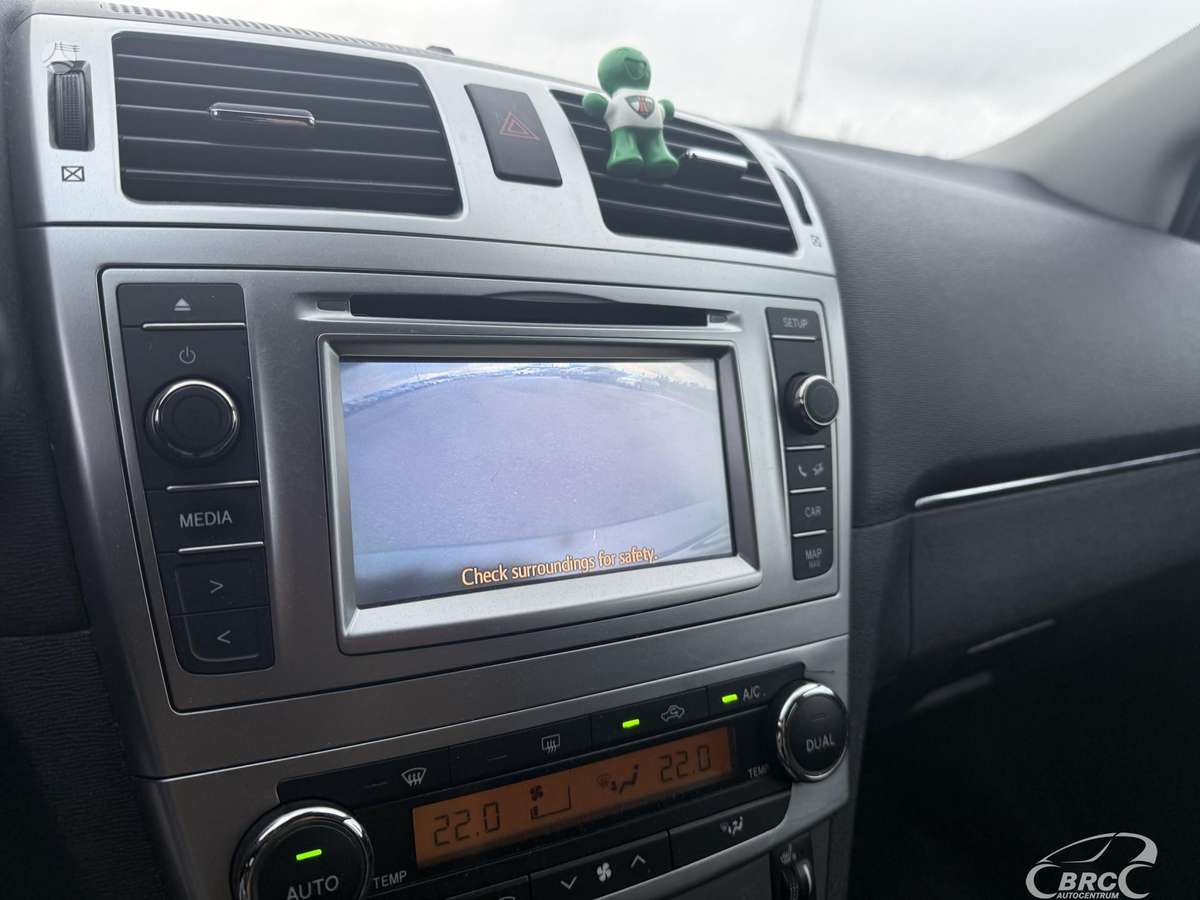 Toyota Avensis 2014 — photo 13