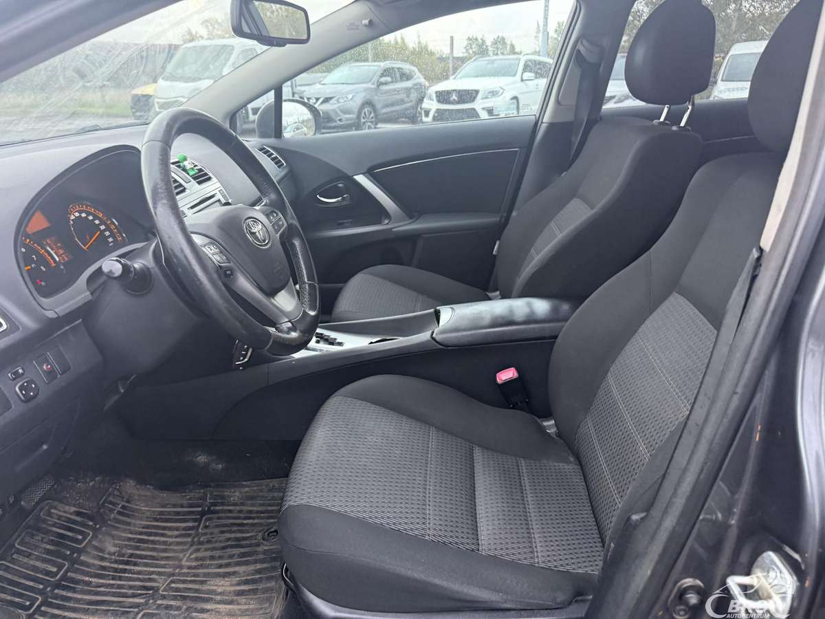Toyota Avensis 2014 — photo 16