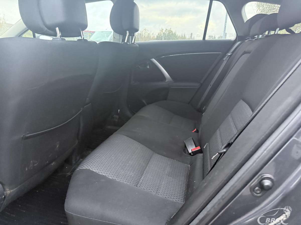 Toyota Avensis 2014 — photo 18