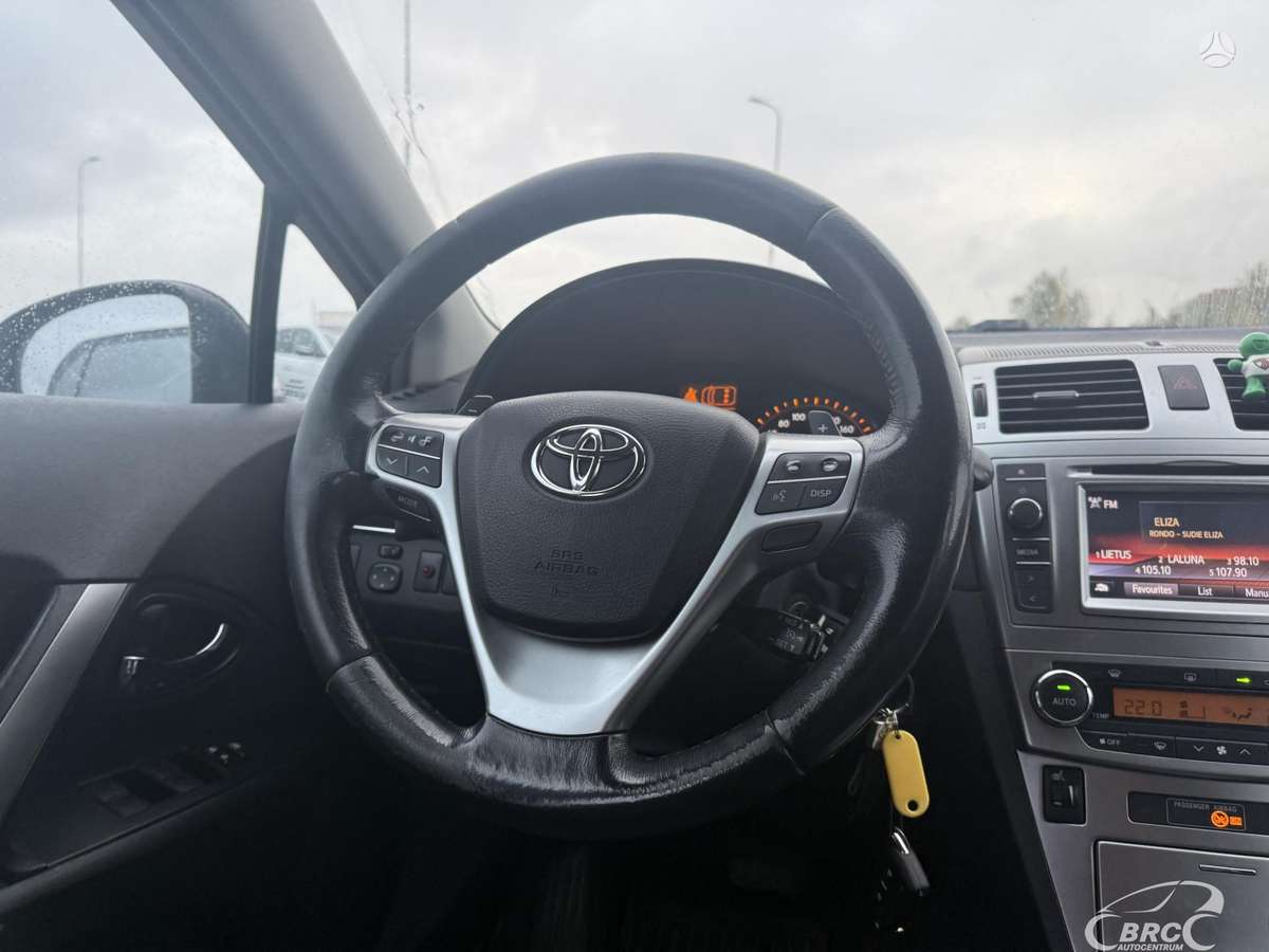 Toyota Avensis 2014 — photo 19