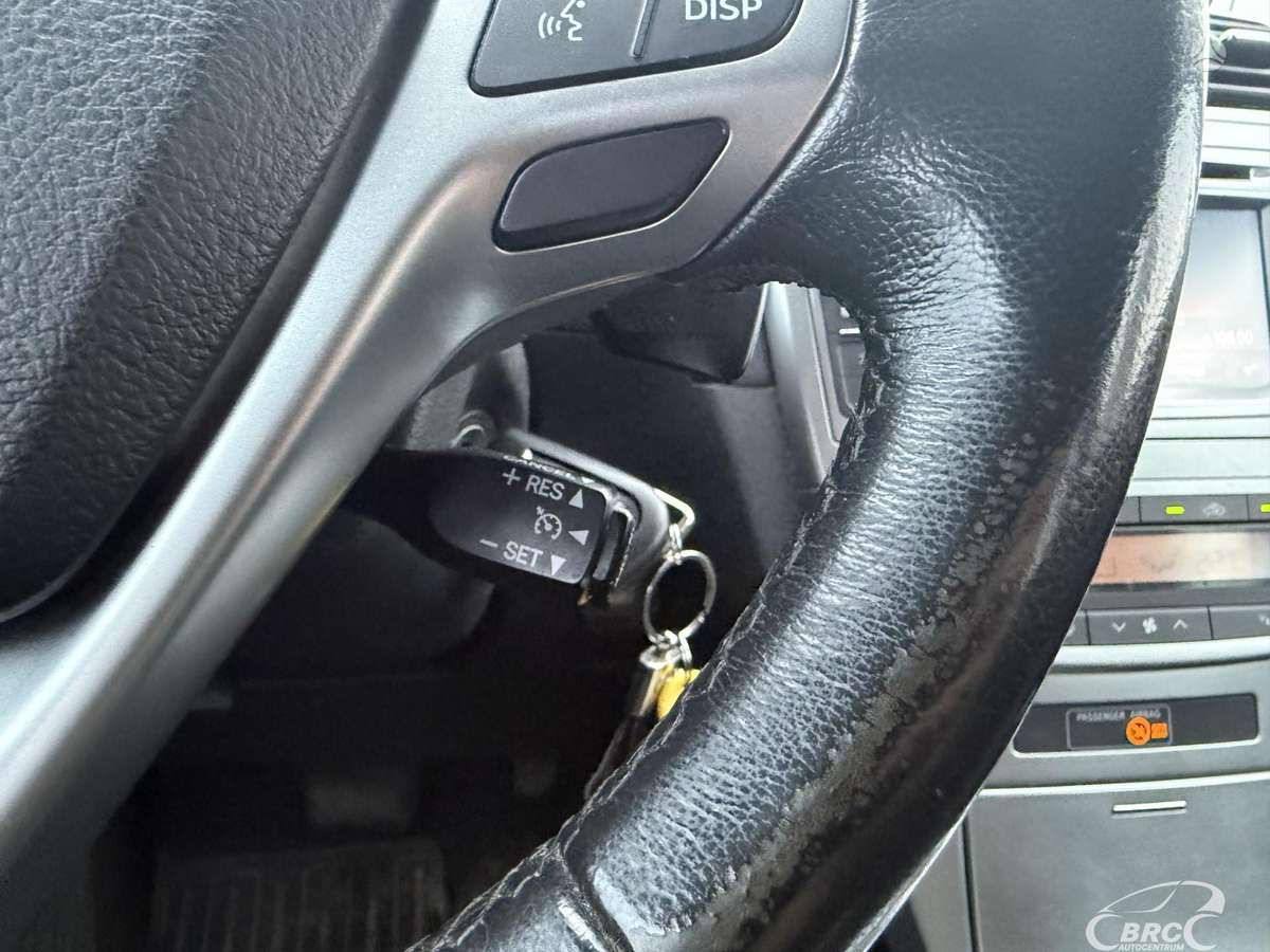 Toyota Avensis 2014 — photo 20
