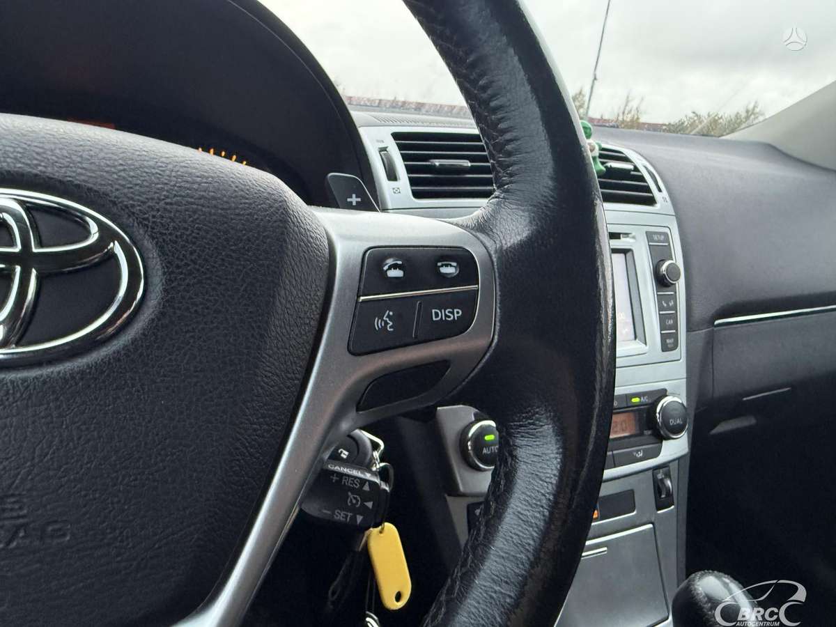 Toyota Avensis 2014 — photo 22