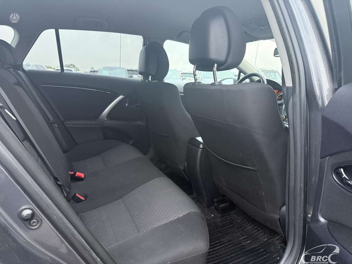 Toyota Avensis 2014 — photo 23