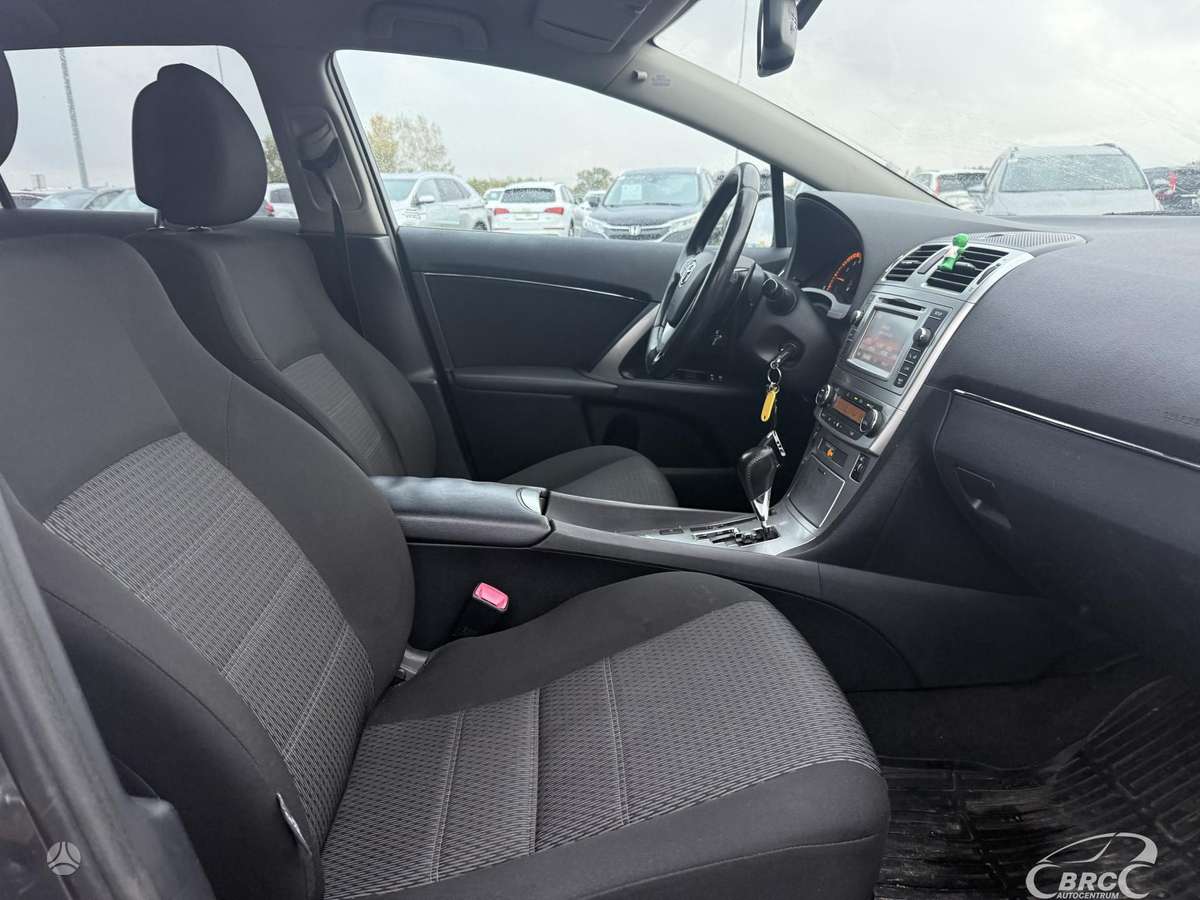 Toyota Avensis 2014 — photo 25
