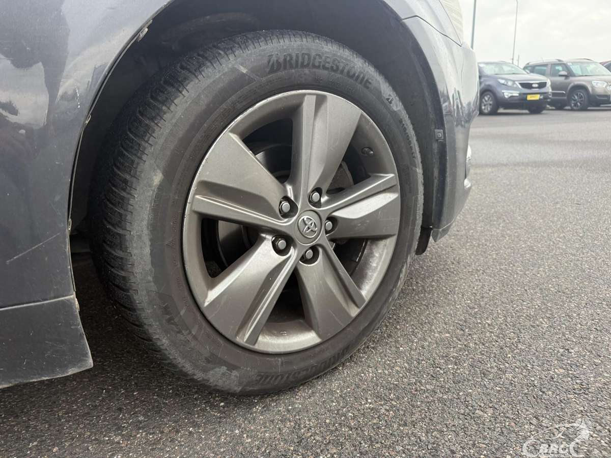 Toyota Avensis 2014 — photo 26