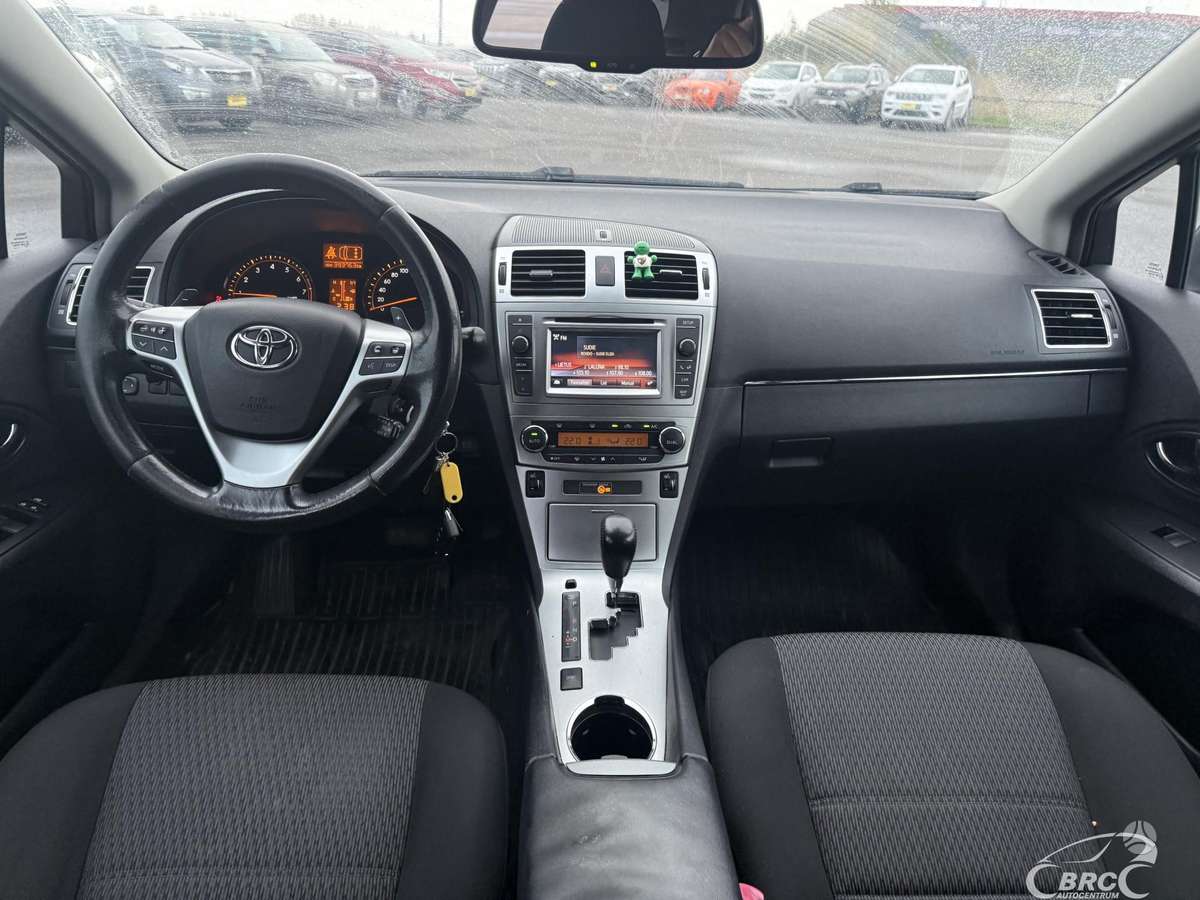 Toyota Avensis 2014 — engine 1987 cm³, 152 HP (112kW)
