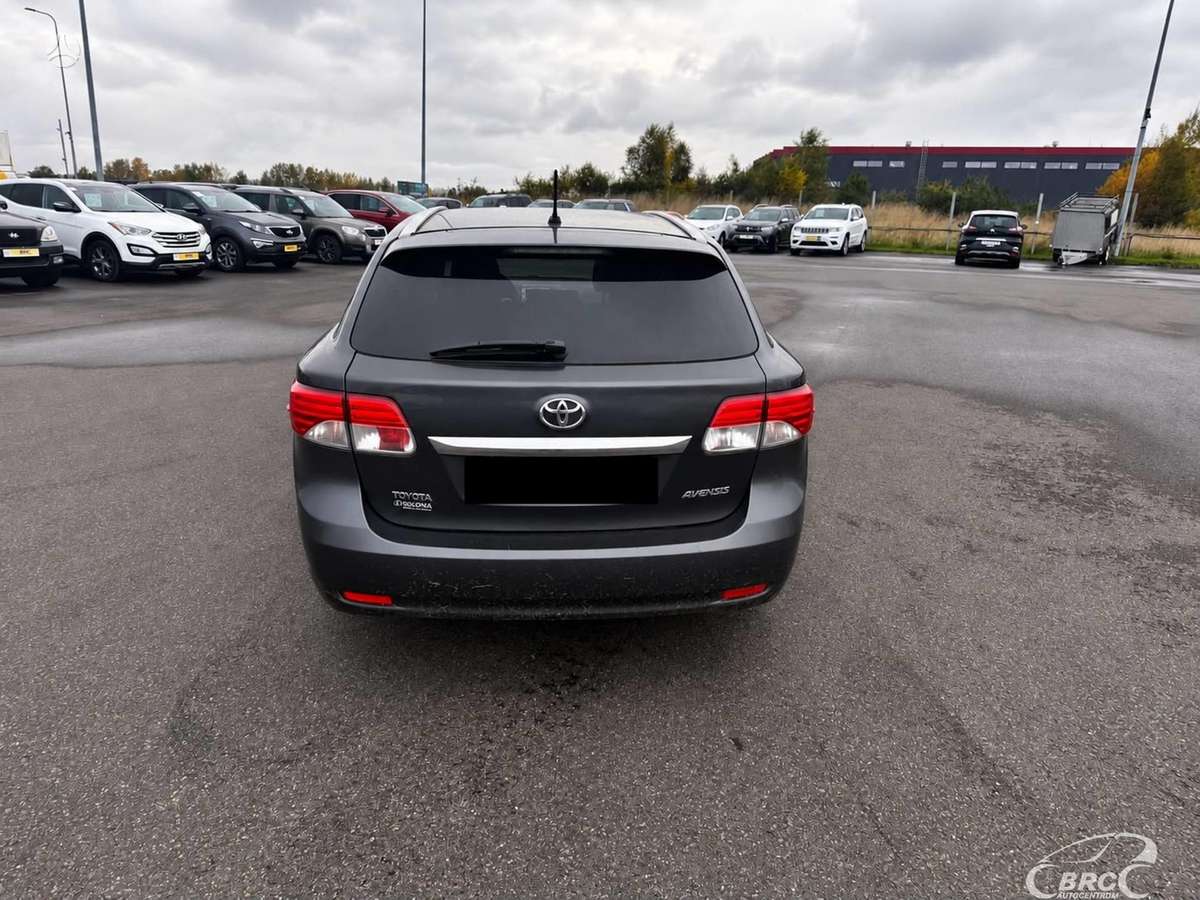 Toyota Avensis 2014 — photo 7