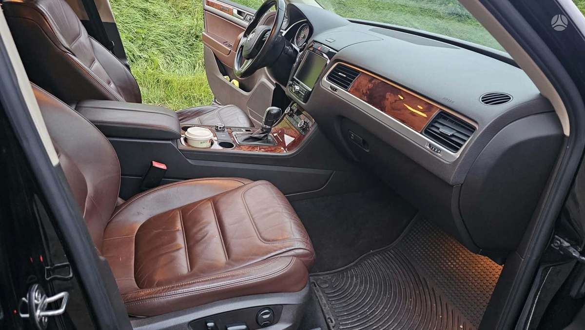 Volkswagen Touareg 2014 — photo 10