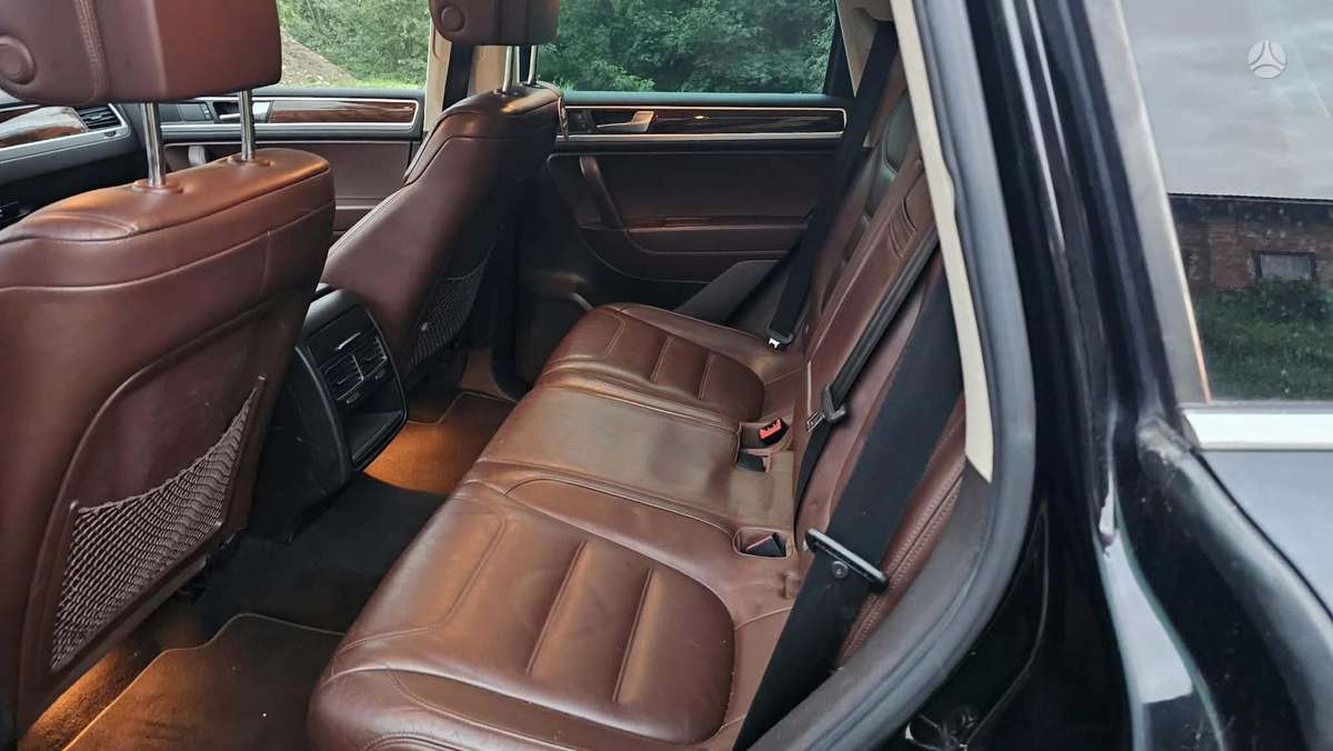 Volkswagen Touareg 2014 — photo 12