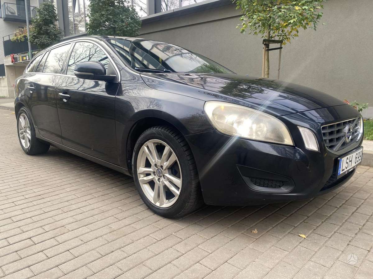 Volvo V60 2011 — photo 11