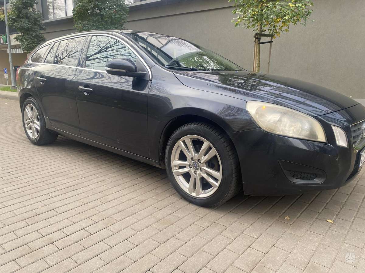 Volvo V60 2011 — photo 12