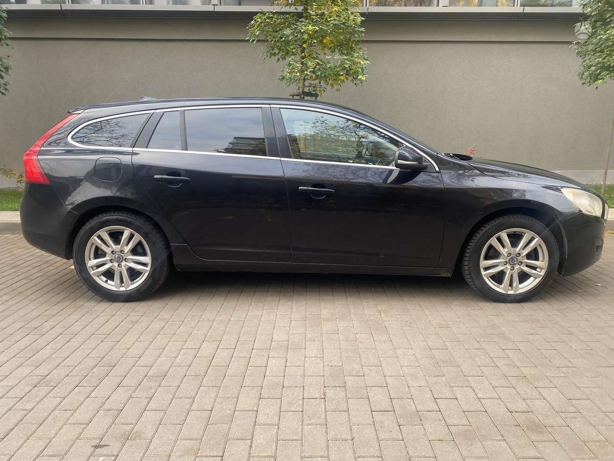 Volvo V60 2011 — photo 13