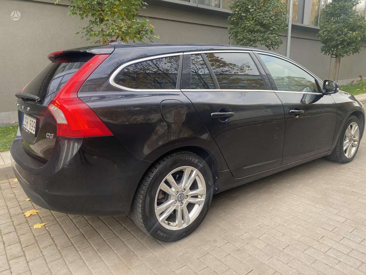 Volvo V60 2011 — photo 14