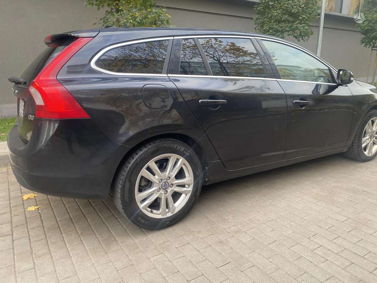 Volvo V60 2011 — photo 15