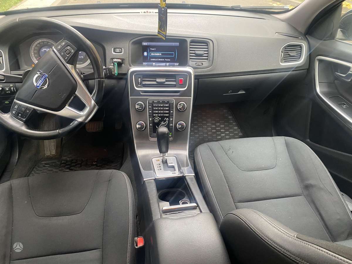 Volvo V60 2011 — photo 27
