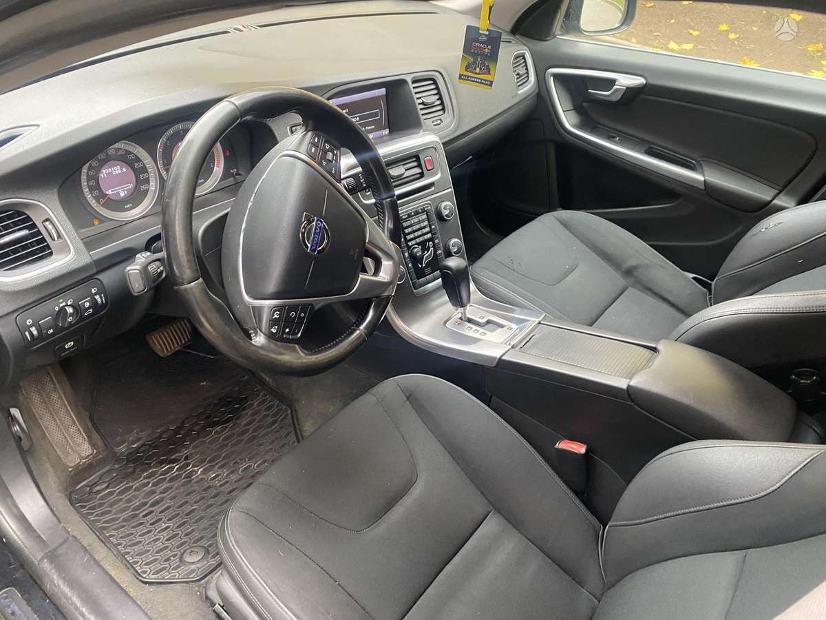 Volvo V60 2011 — photo 30