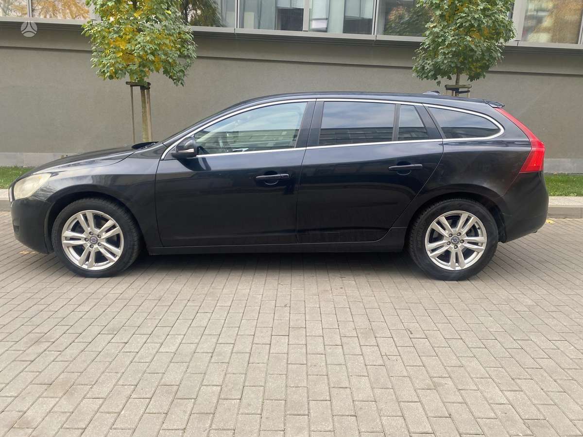 Volvo V60 2011 — engine 1984 cm³, 163 HP (120kW)