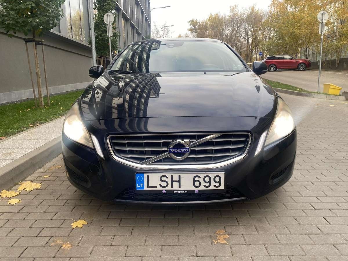 Volvo V60 2011 — photo 8