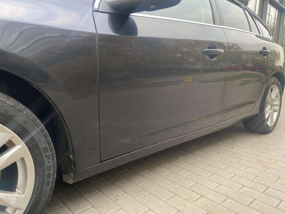 Volvo V60 2011 — photo 9