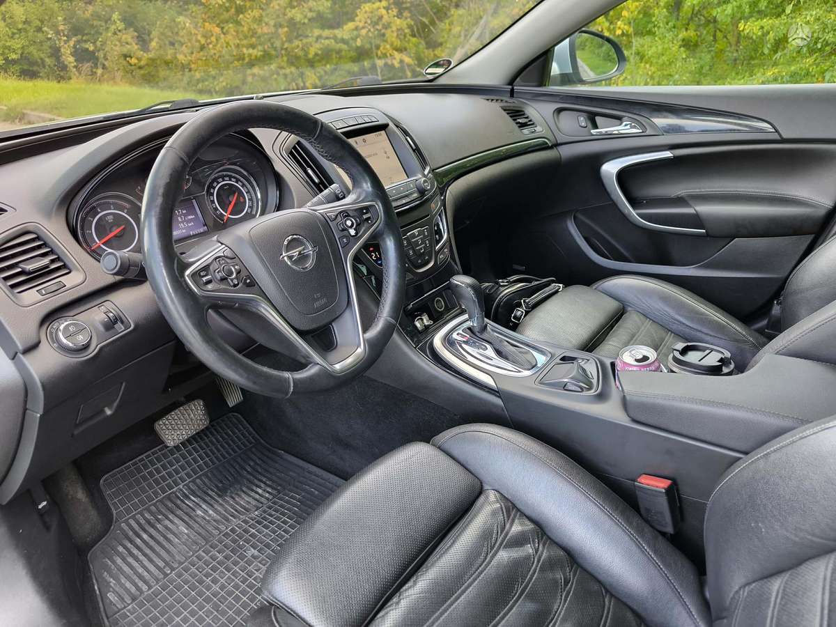 Opel Insignia 2013 — photo 11