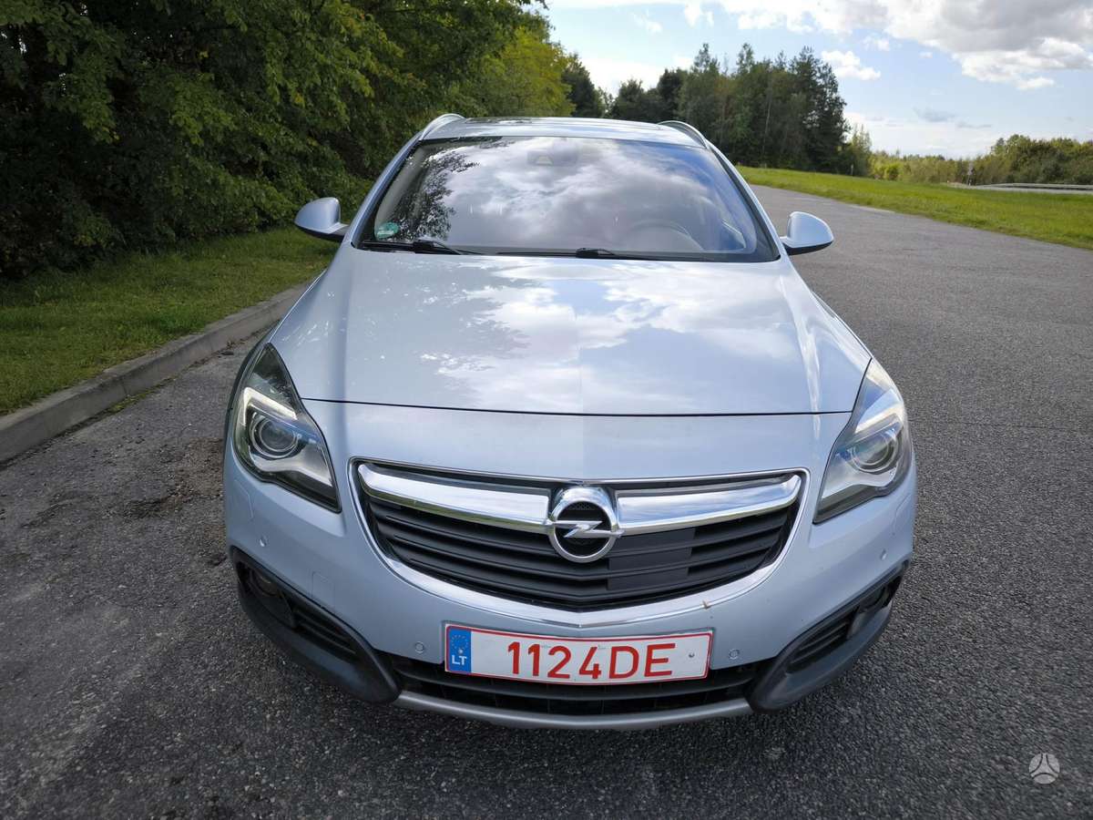 Opel Insignia 2013 — rear view