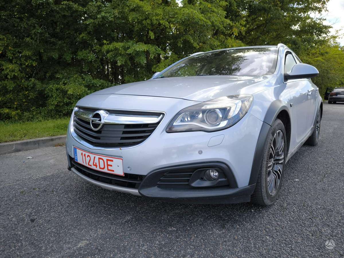 Opel Insignia 2013 — interior