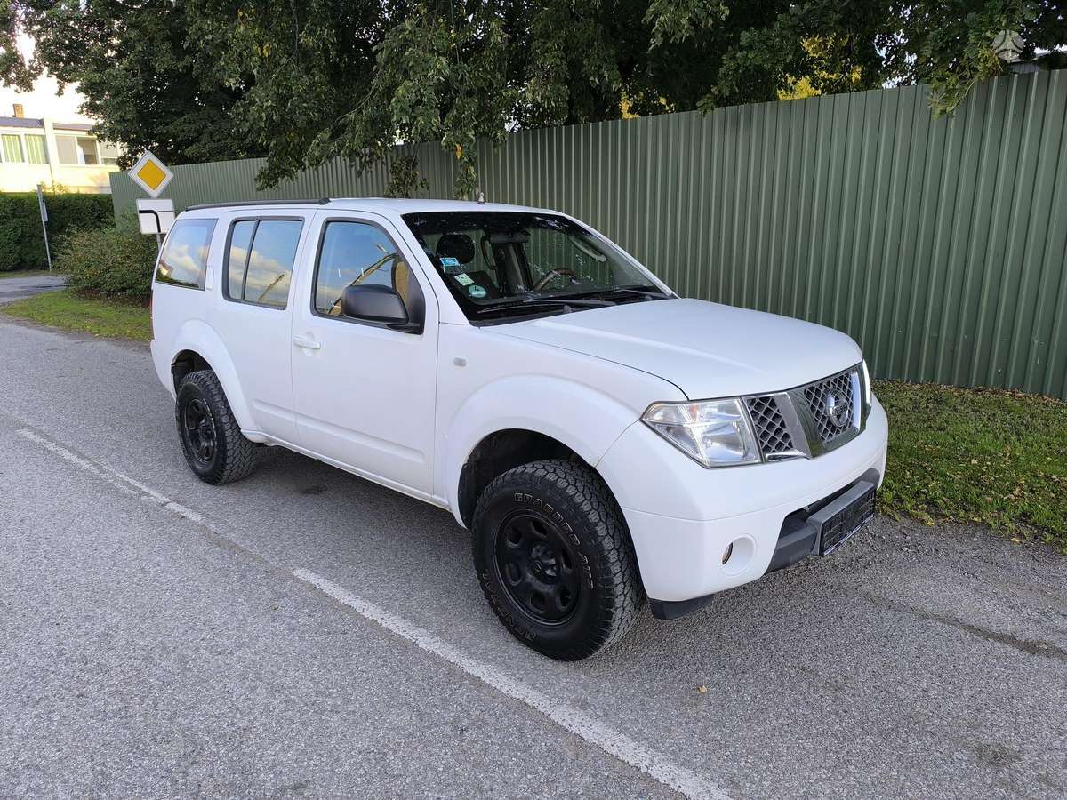 Nissan Pathfinder, 2008 — vehicle for AFU from Europe