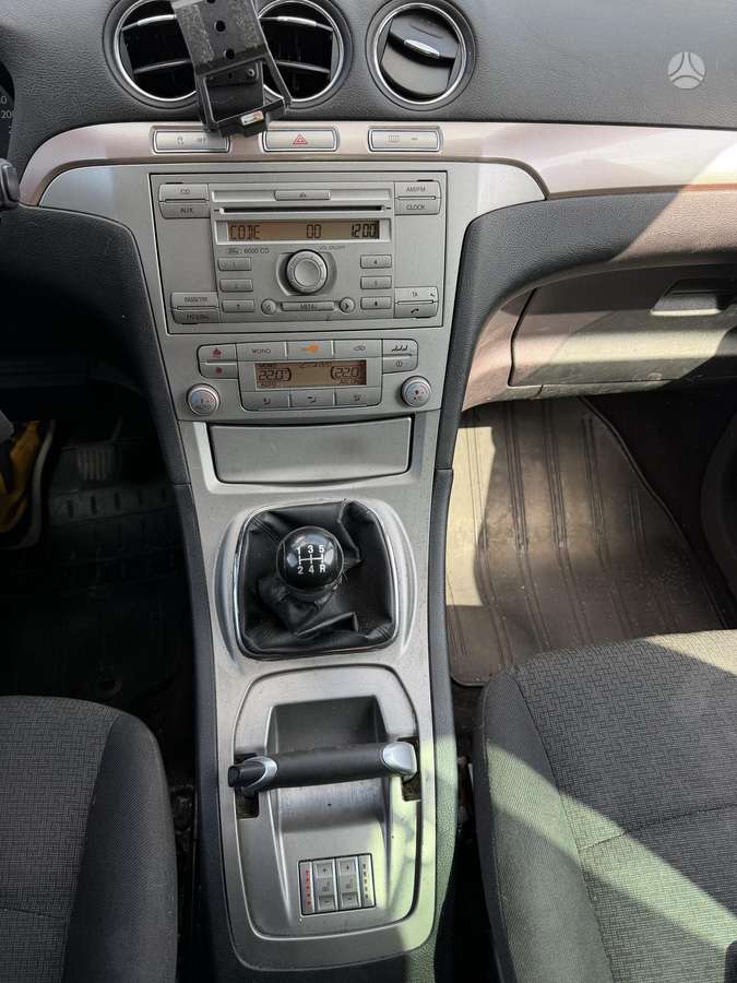 Ford Galaxy 2008 — photo 13