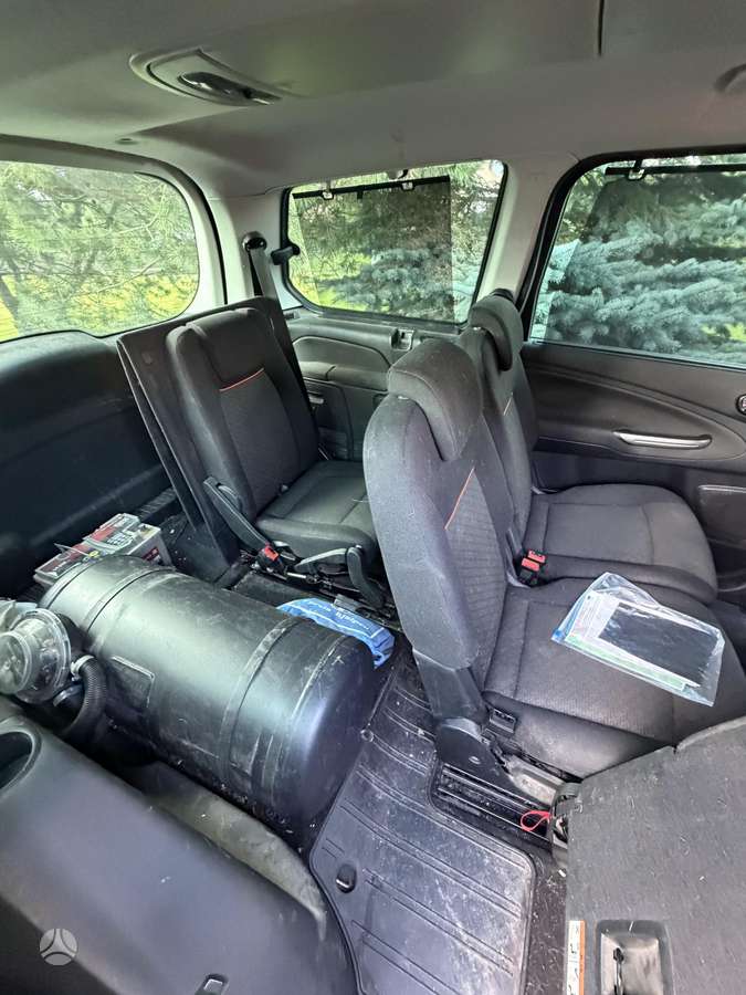 Ford Galaxy 2008 — photo 14