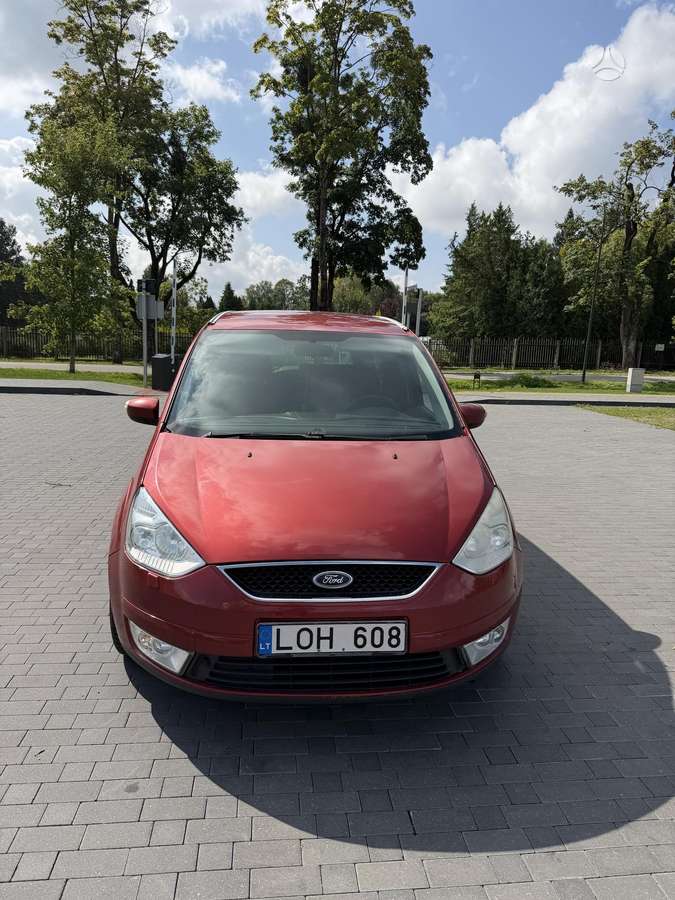 Ford Galaxy 2008 — rear view