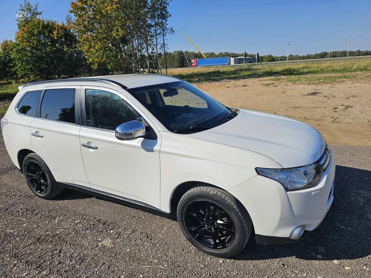 Mitsubishi Outlander 2015 — photo 15