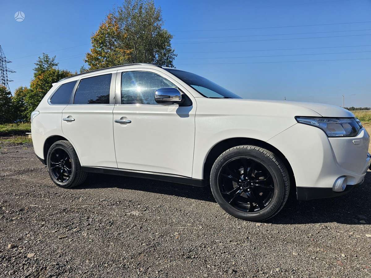 Mitsubishi Outlander 2015 — photo 16
