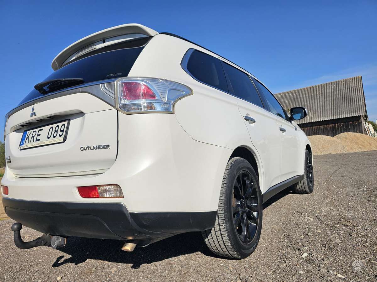 Mitsubishi Outlander 2015 — photo 18