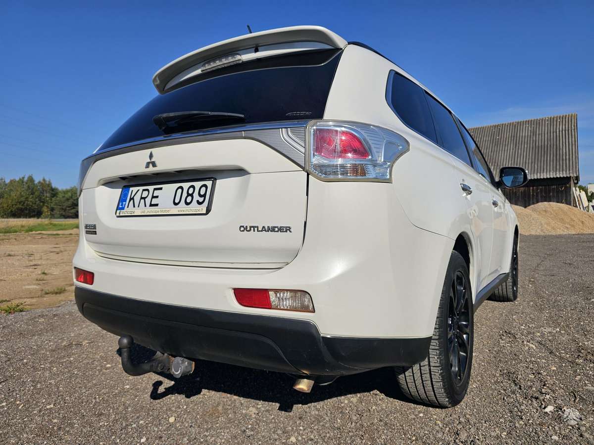 Mitsubishi Outlander 2015 — photo 19