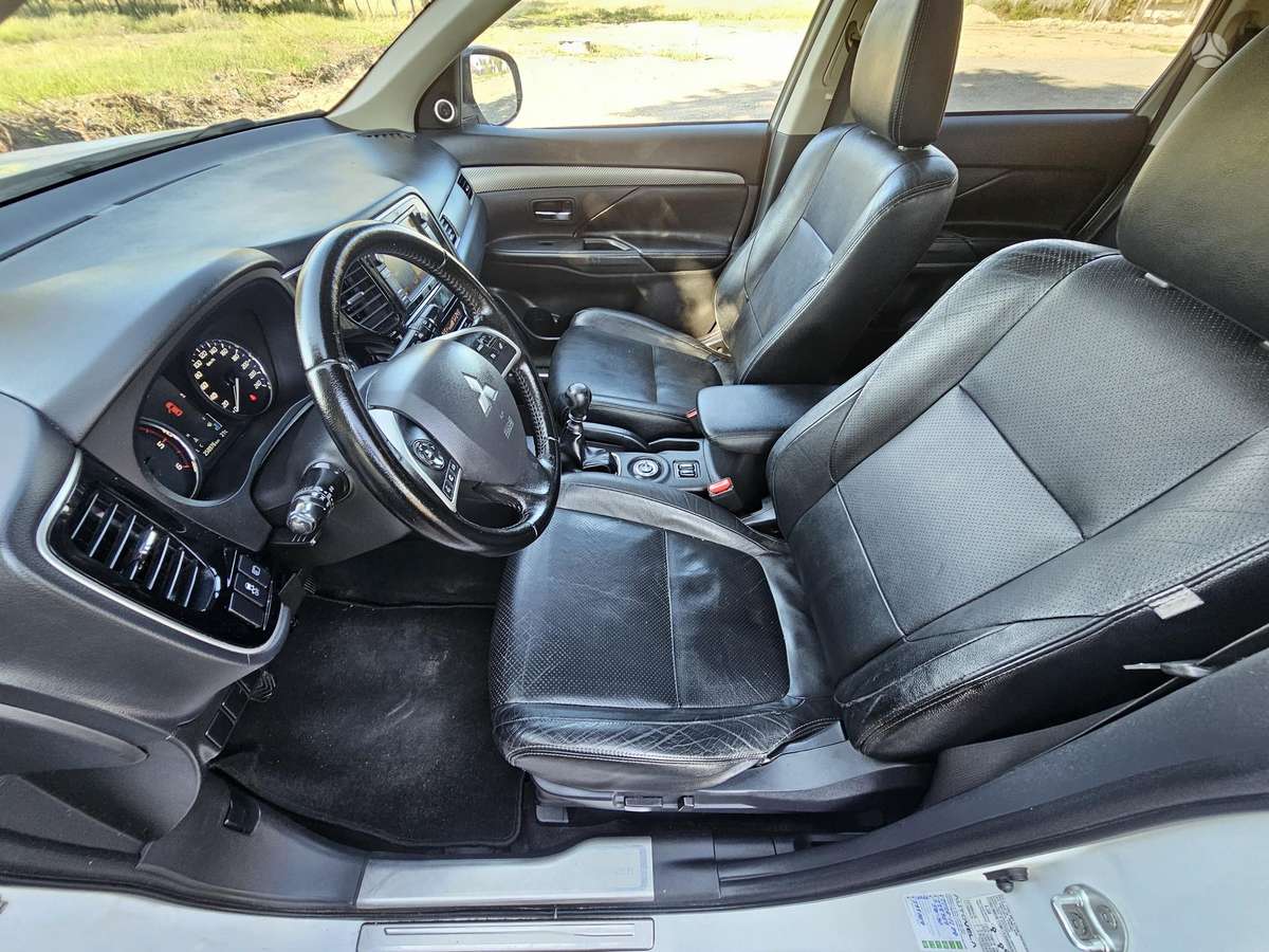 Mitsubishi Outlander 2015 — photo 21