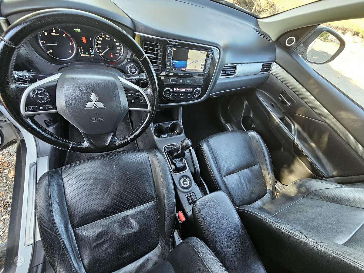 Mitsubishi Outlander 2015 — photo 22