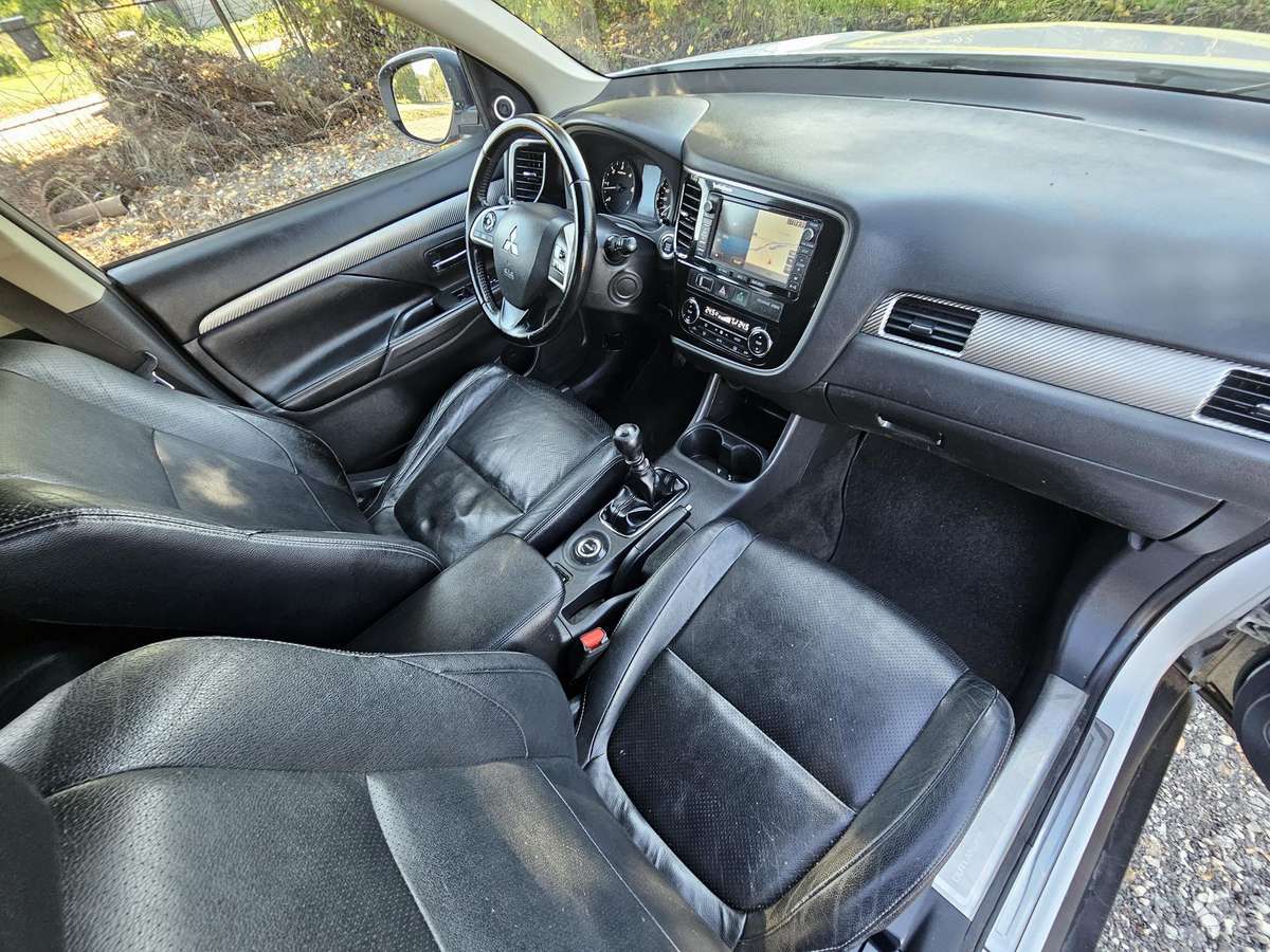 Mitsubishi Outlander 2015 — photo 23