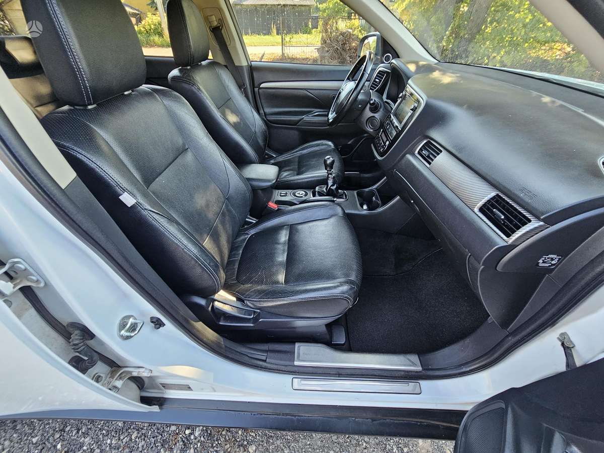 Mitsubishi Outlander 2015 — photo 24