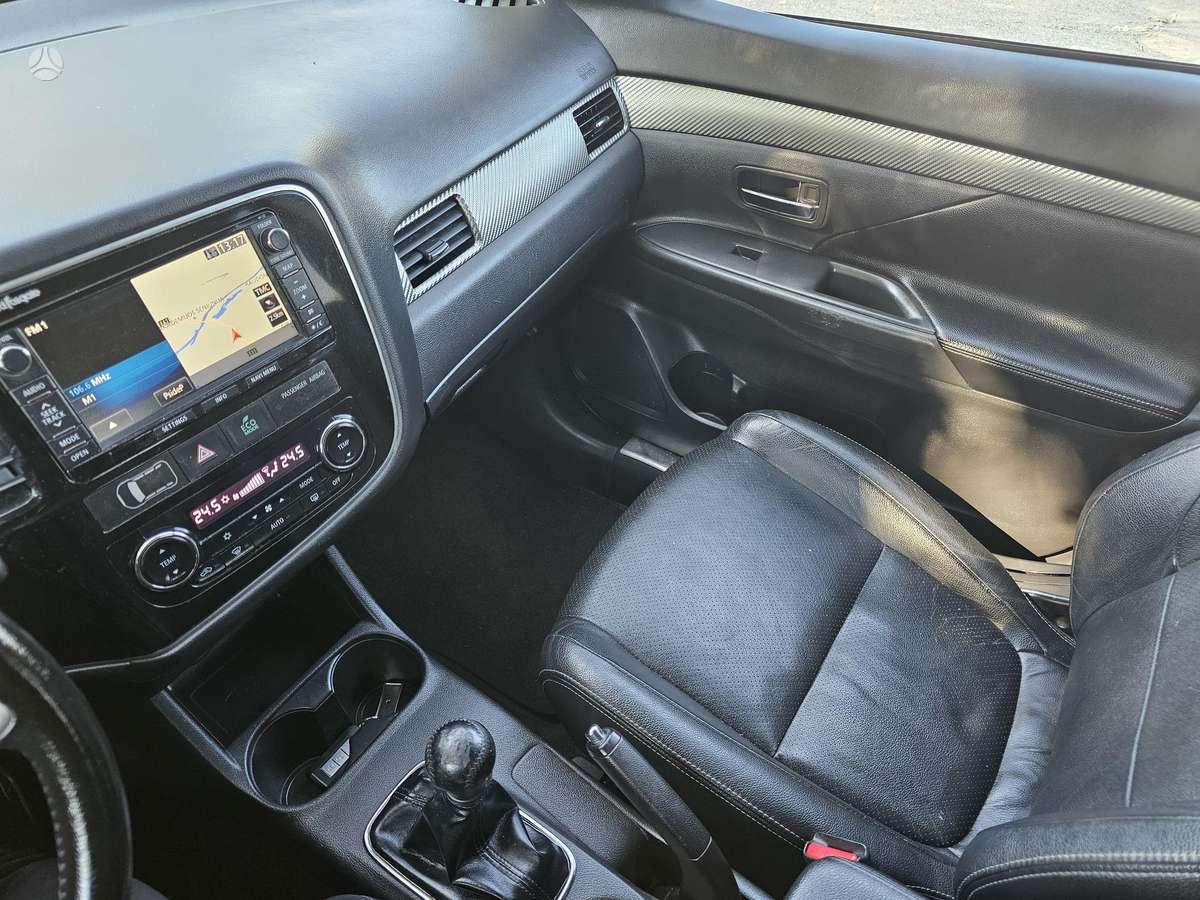 Mitsubishi Outlander 2015 — photo 26