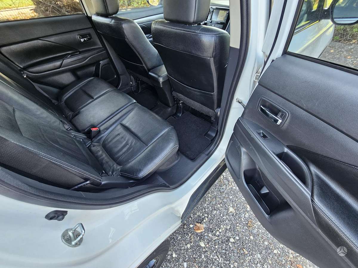 Mitsubishi Outlander 2015 — photo 27