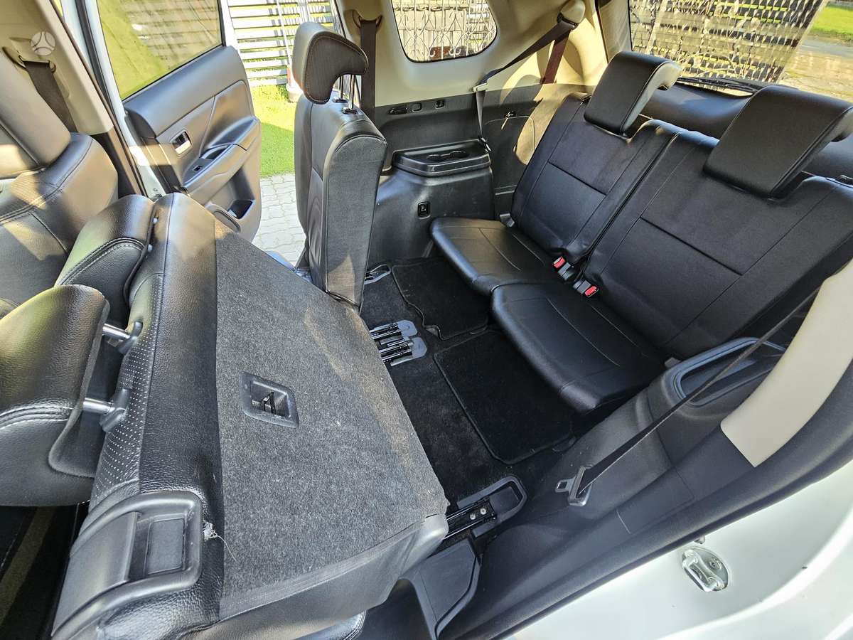 Mitsubishi Outlander 2015 — photo 31