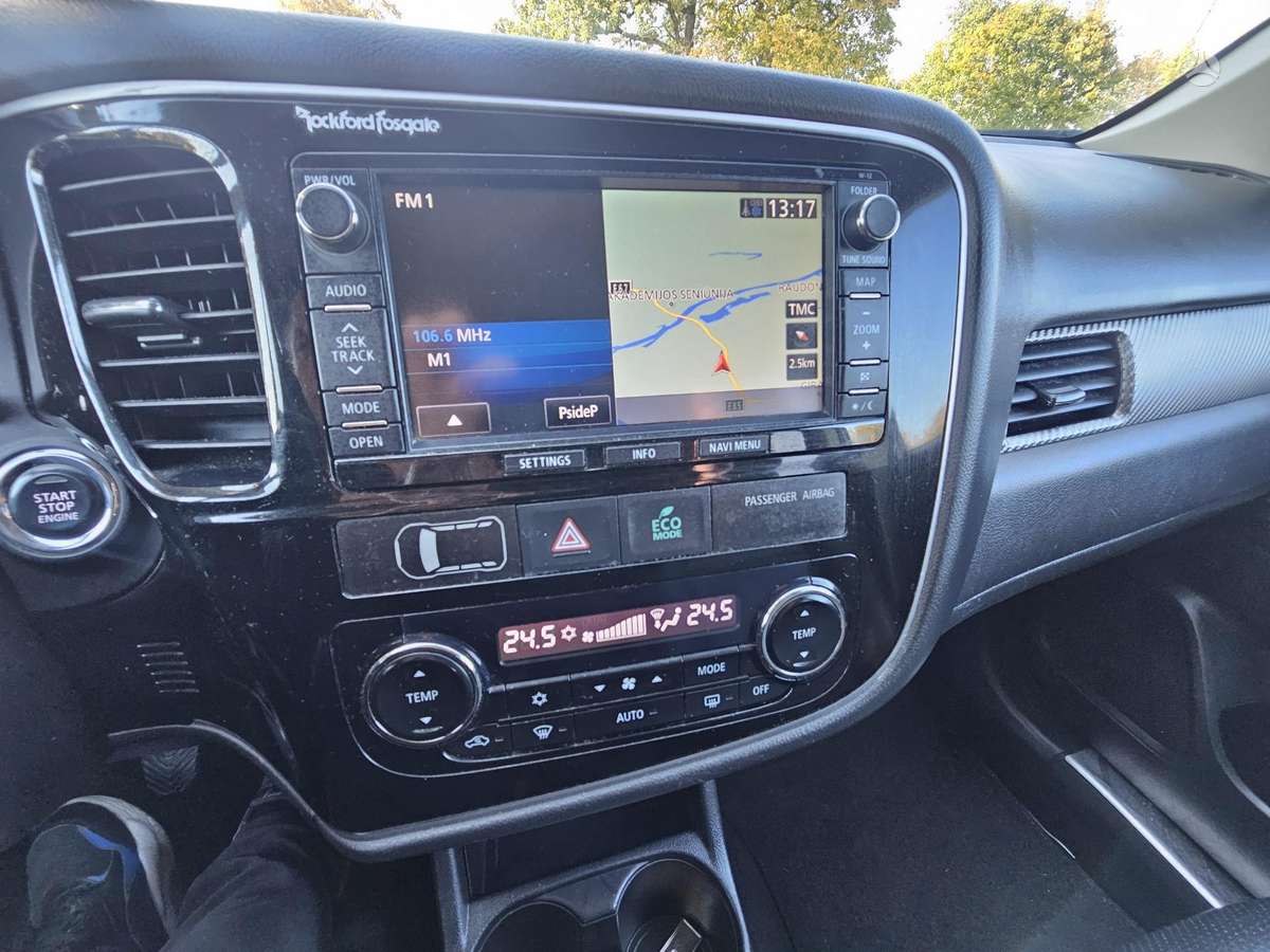 Mitsubishi Outlander 2015 — photo 34