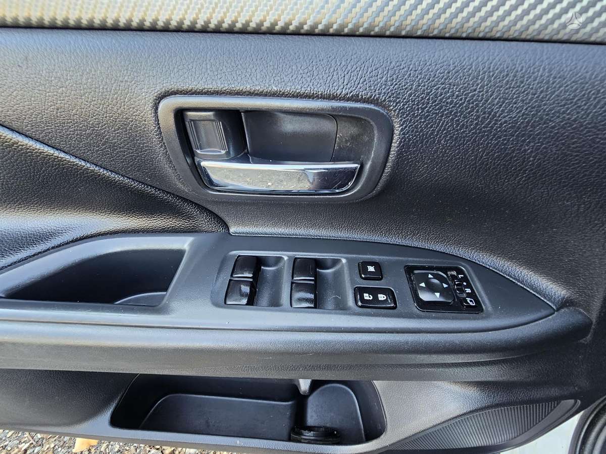 Mitsubishi Outlander 2015 — photo 36