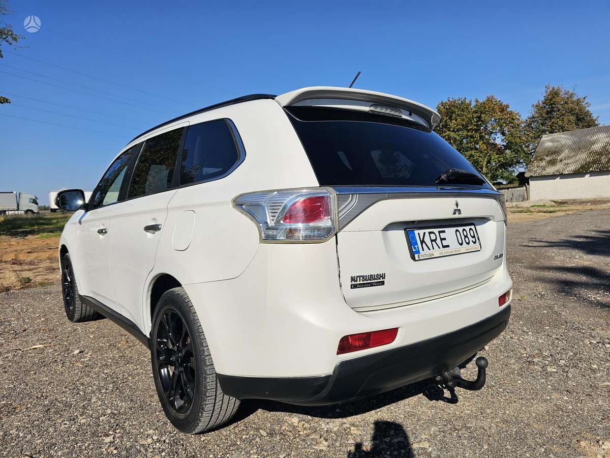Mitsubishi Outlander 2015 — photo 9