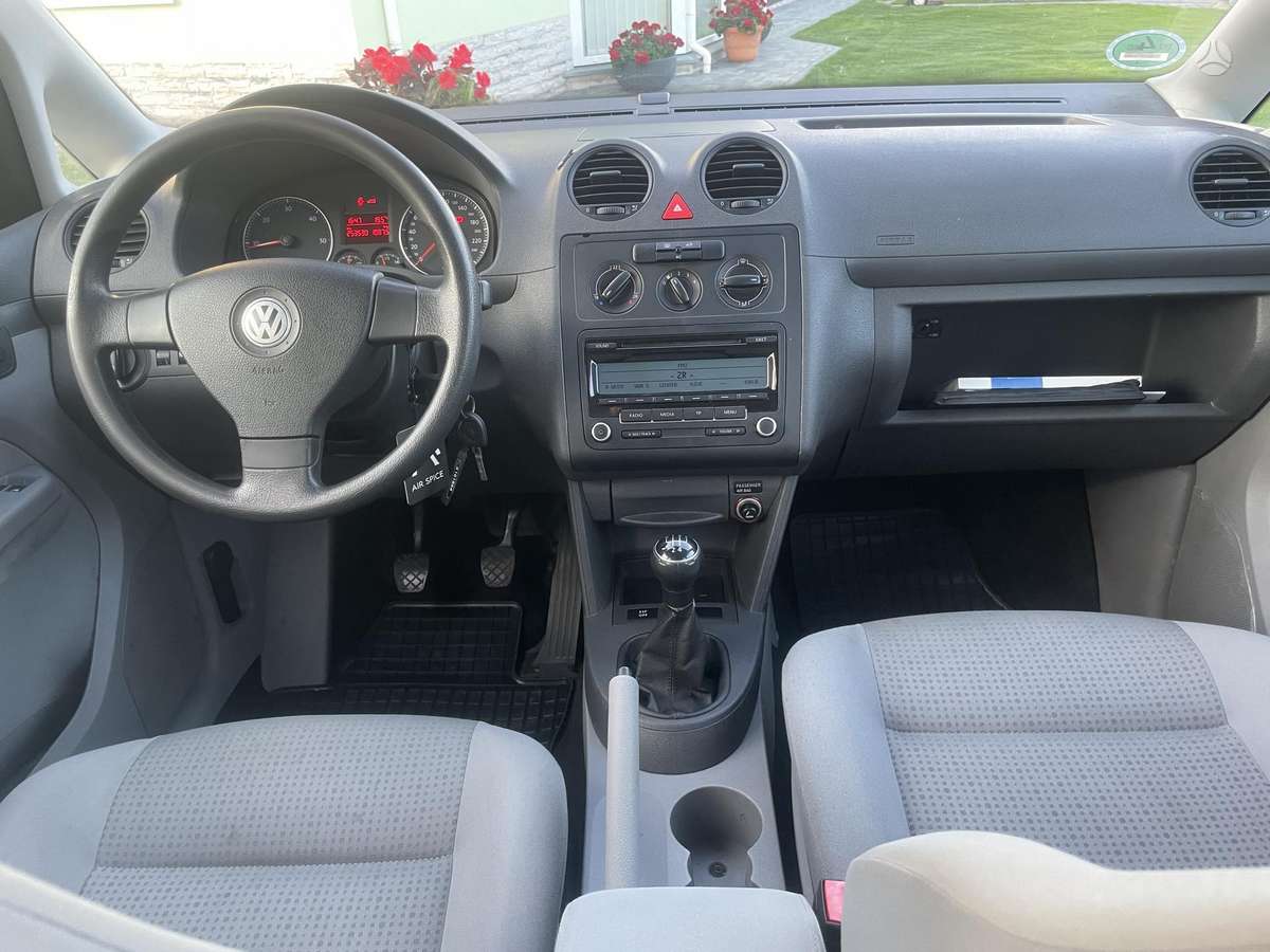 Volkswagen Caddy 2010 — photo 14
