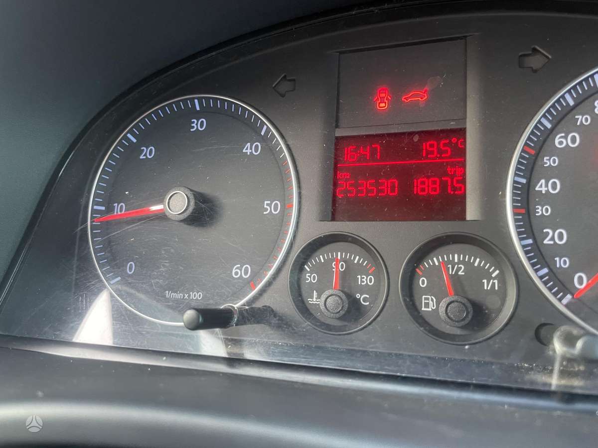 Volkswagen Caddy 2010 — photo 19