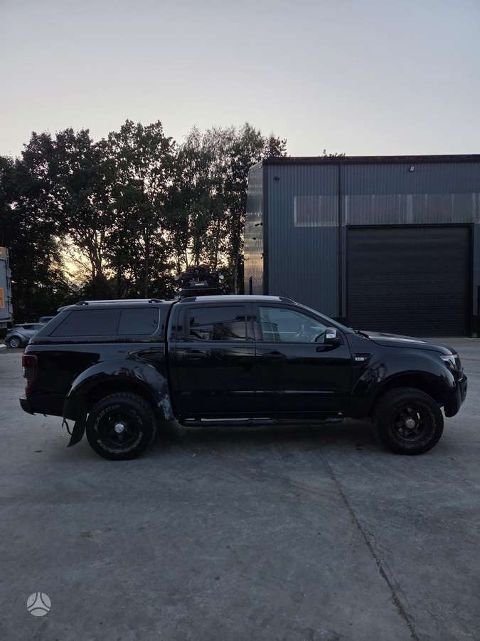 Ford Ranger 2014 — вигляд ззаду