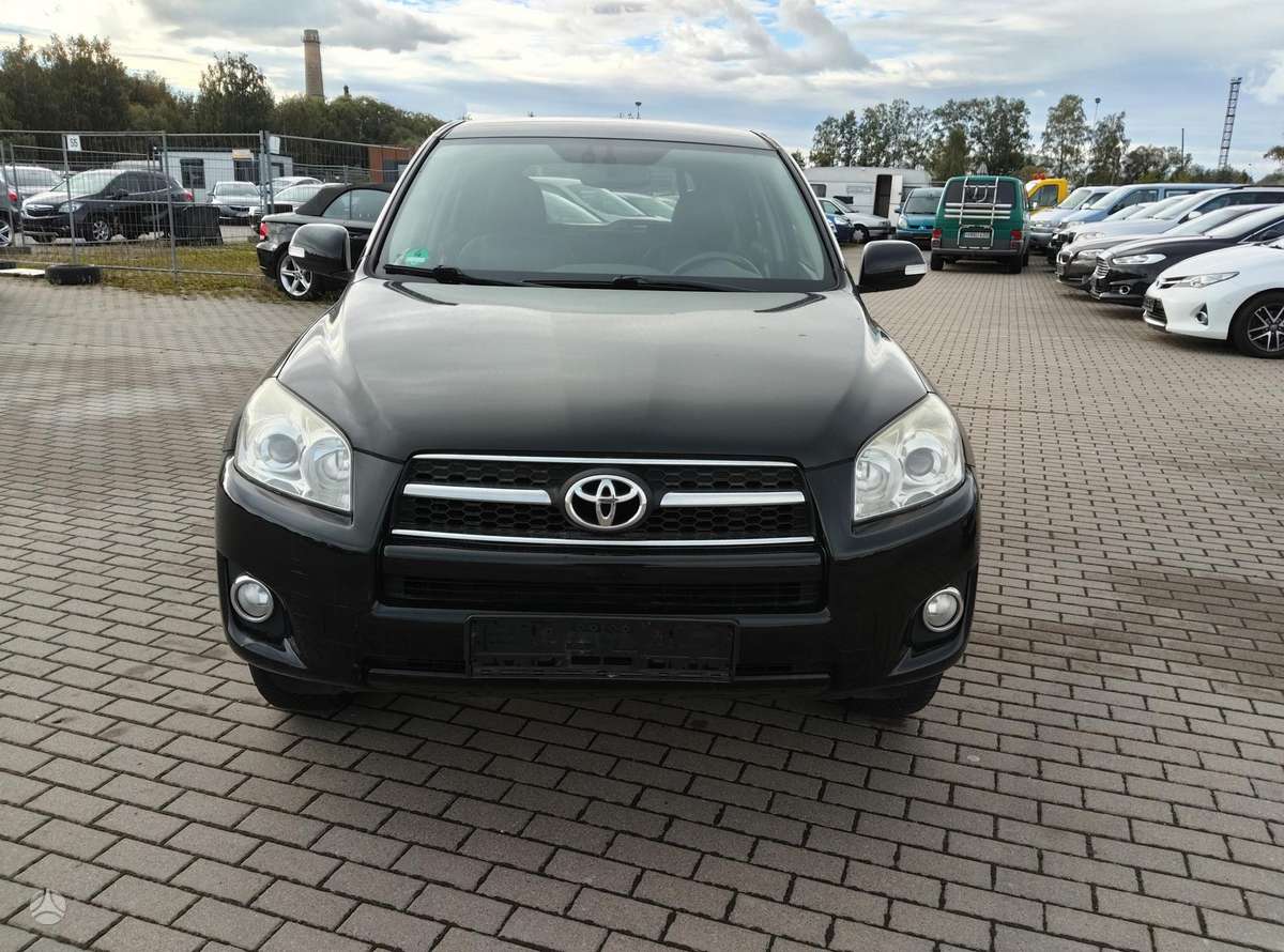 Toyota RAV4 2010 — вигляд ззаду